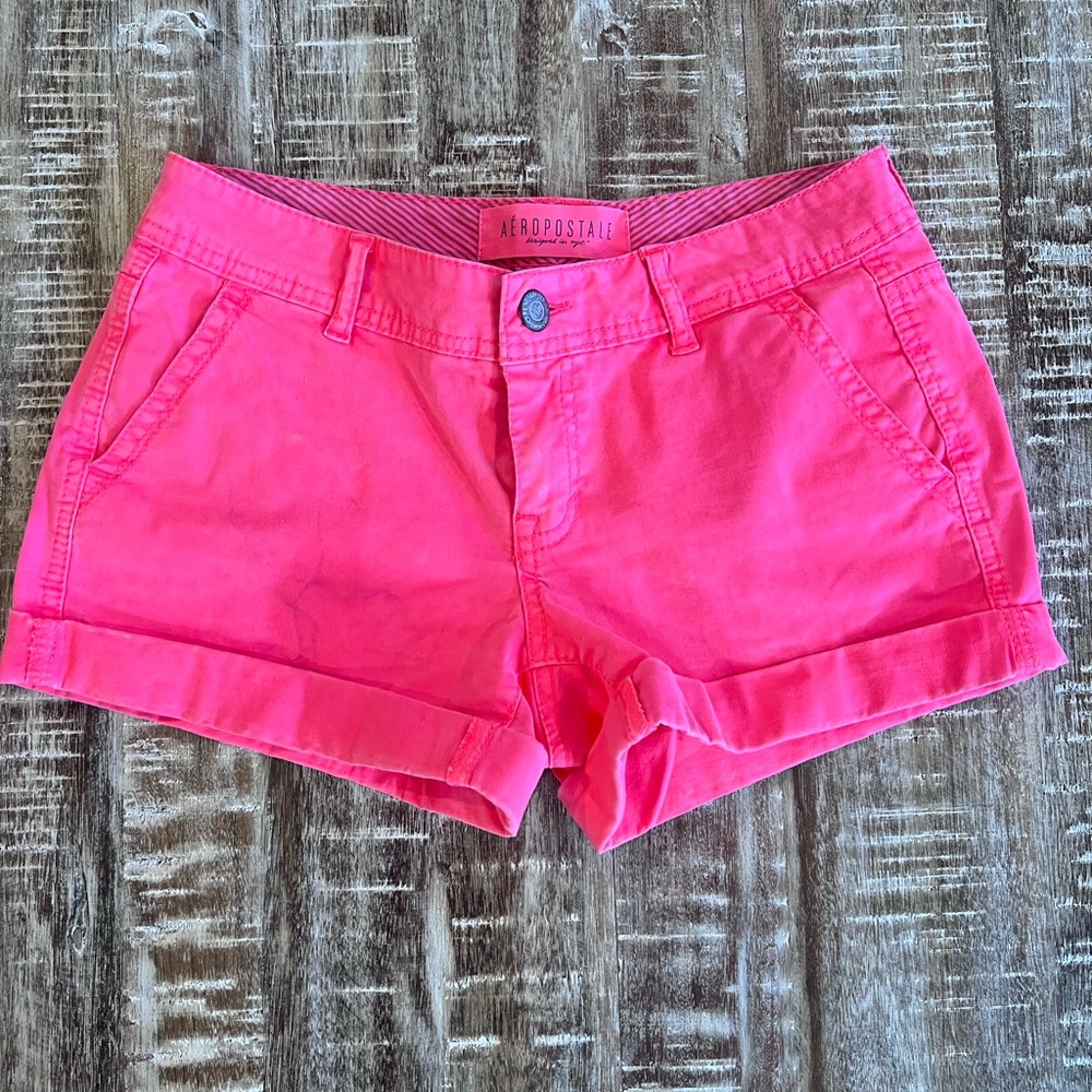 Aeropostale midi twill short. Hot pink .size 2 with 3” inseam